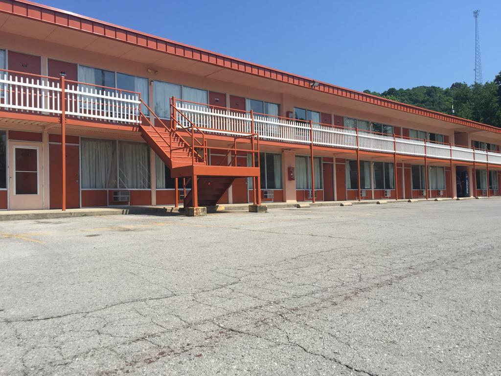 Daniel Boone Motor Inn Pikeville Eksteriør billede