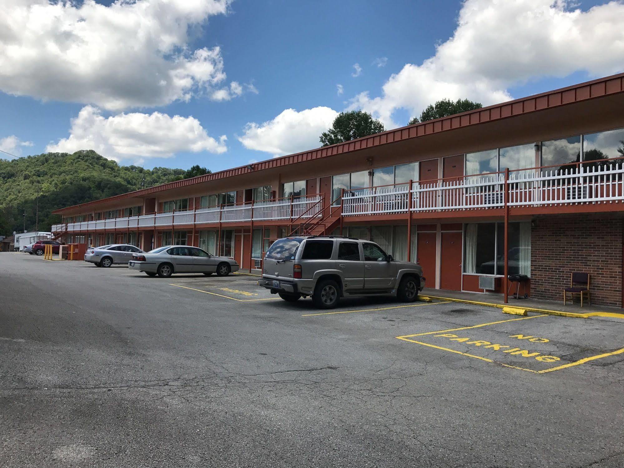Daniel Boone Motor Inn Pikeville Eksteriør billede
