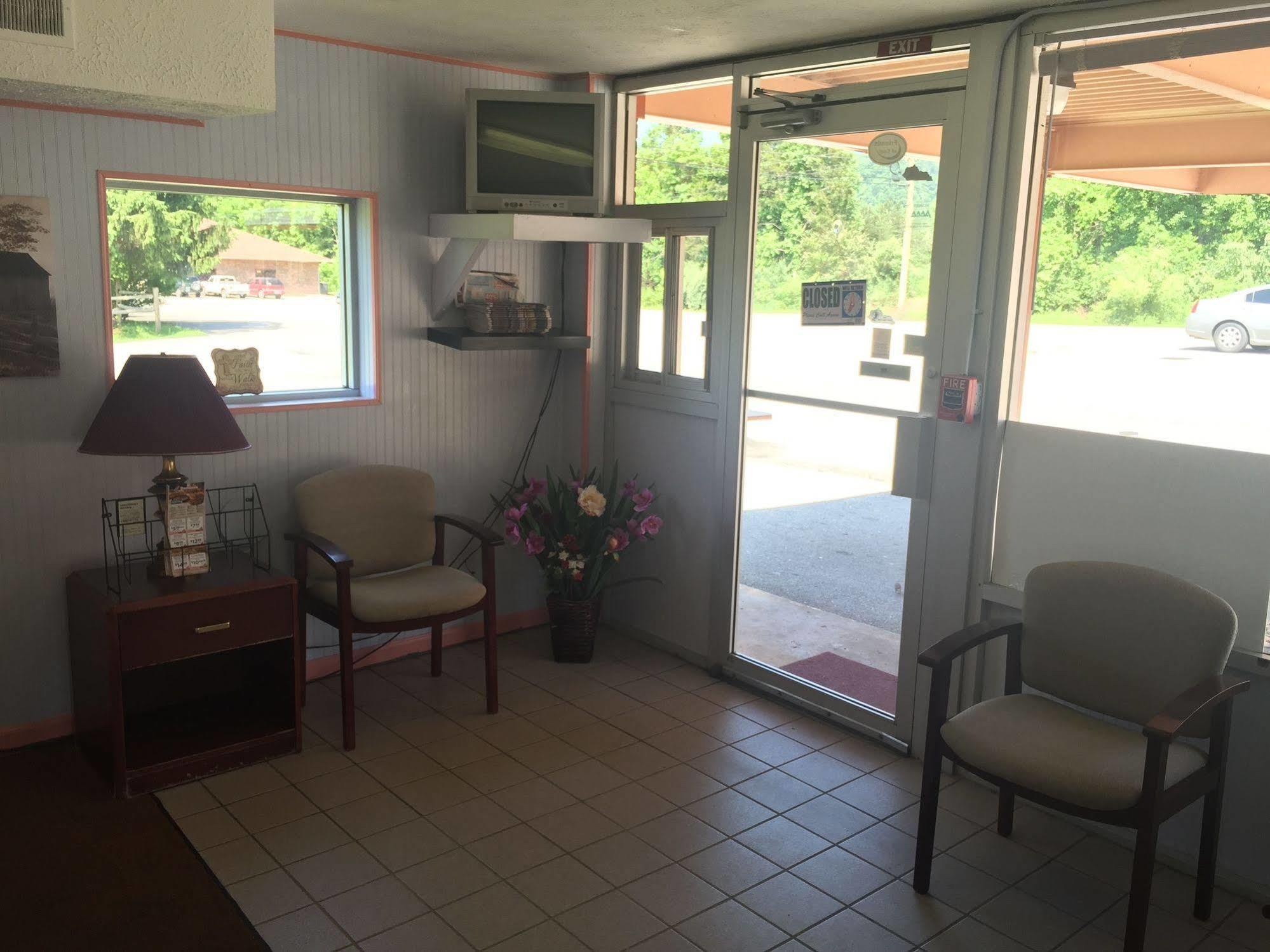 Daniel Boone Motor Inn Pikeville Eksteriør billede